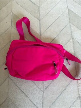 Women’s Hot Pink Crossbody Belt Bag